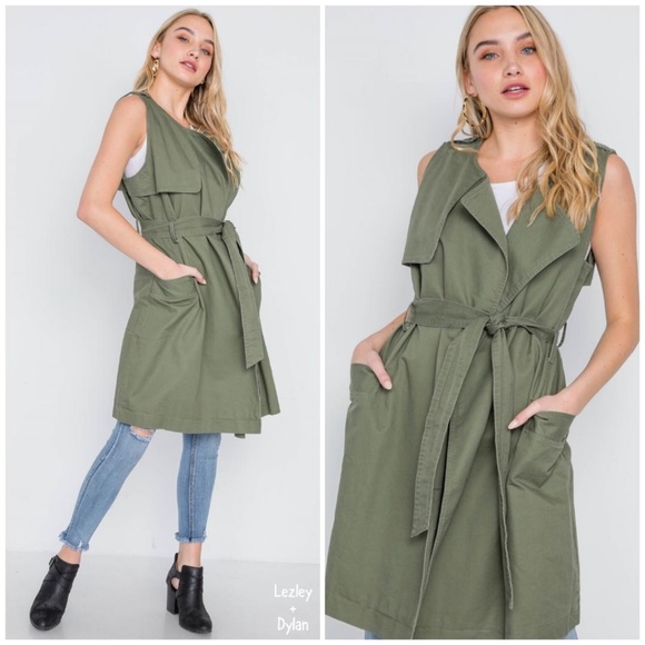 LAST ONE❗🎀 HP 🎀 Mo:Vint Anthro Oversized Vest - Picture 5 of 7